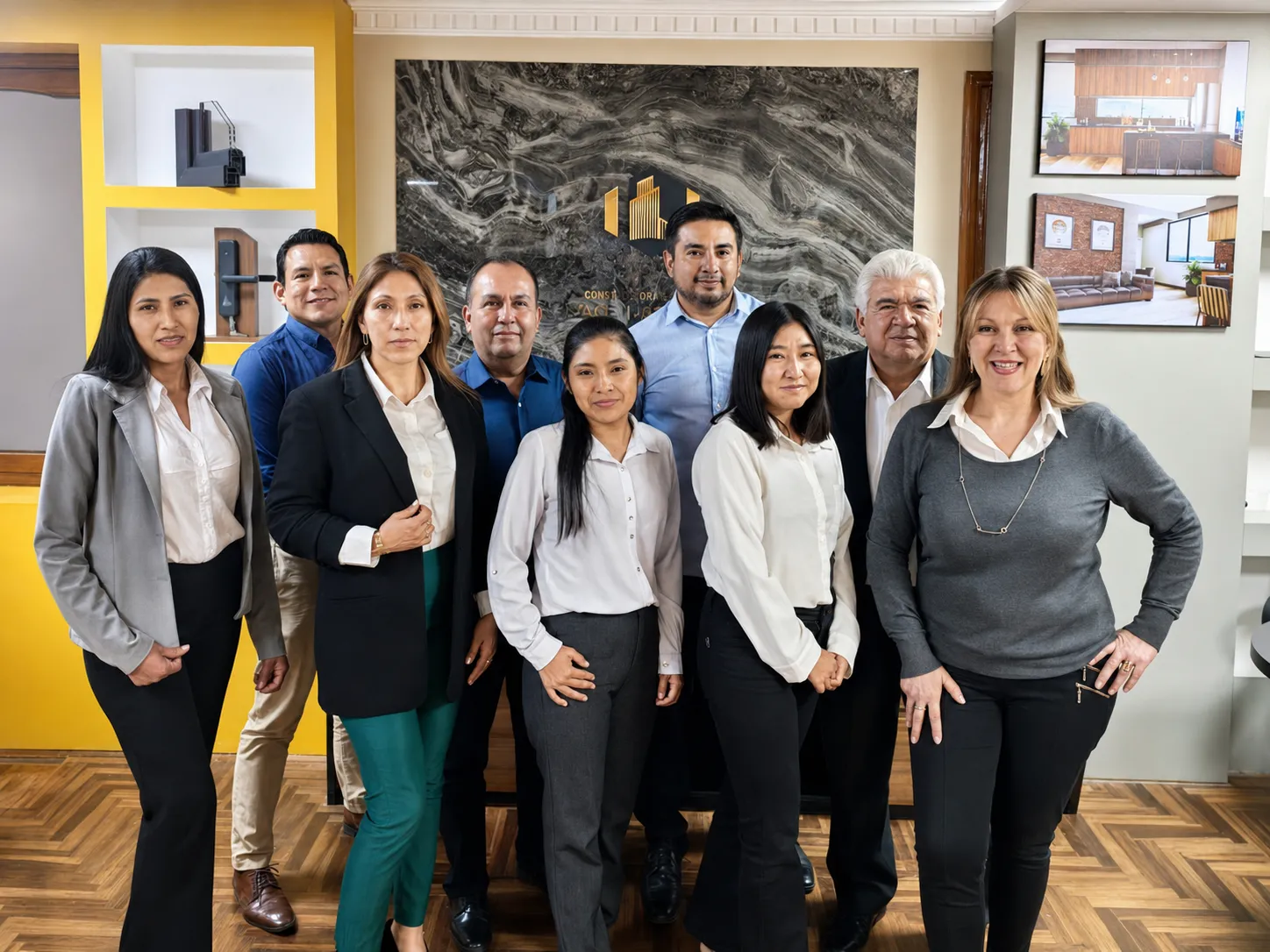 El equipo de ZAHADID reunido en la oficina de Cochabamba